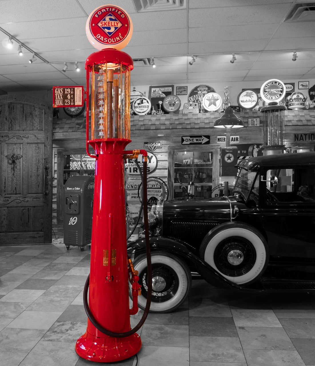 Vintage Wayne 515 Gas Pump: Fully Restored With Skelly Signage